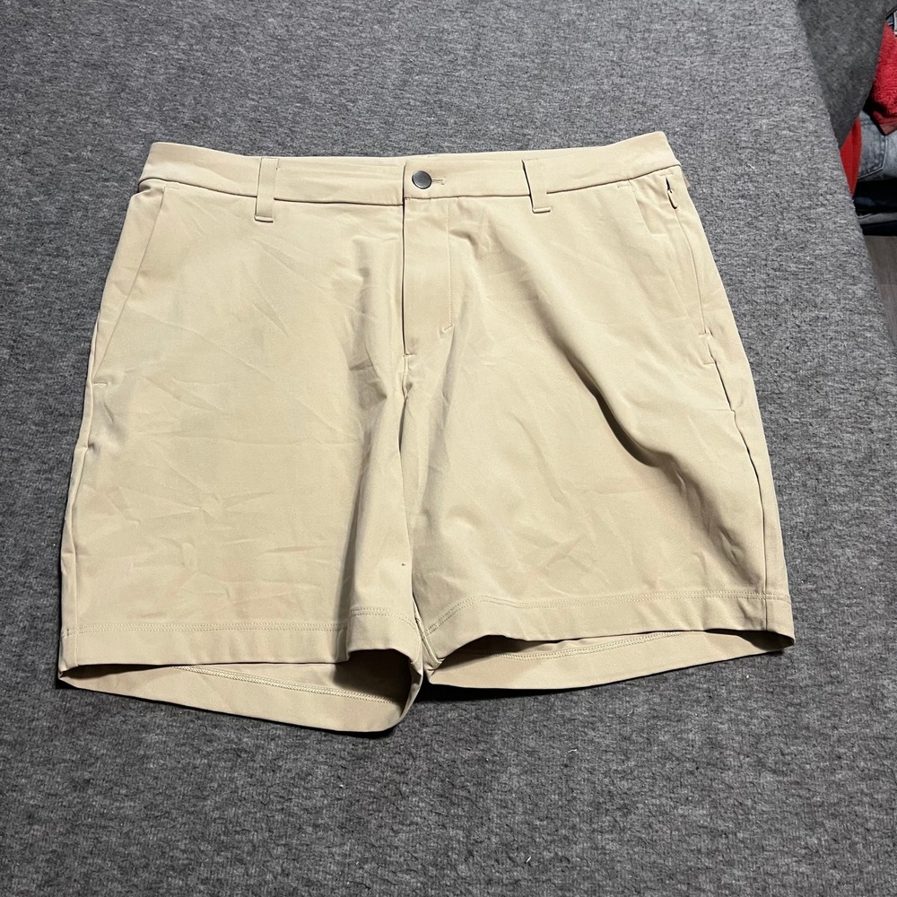 Lululemon Commission Short 7 Mens Size 33 Khaki Tan Golf Chino Shorts